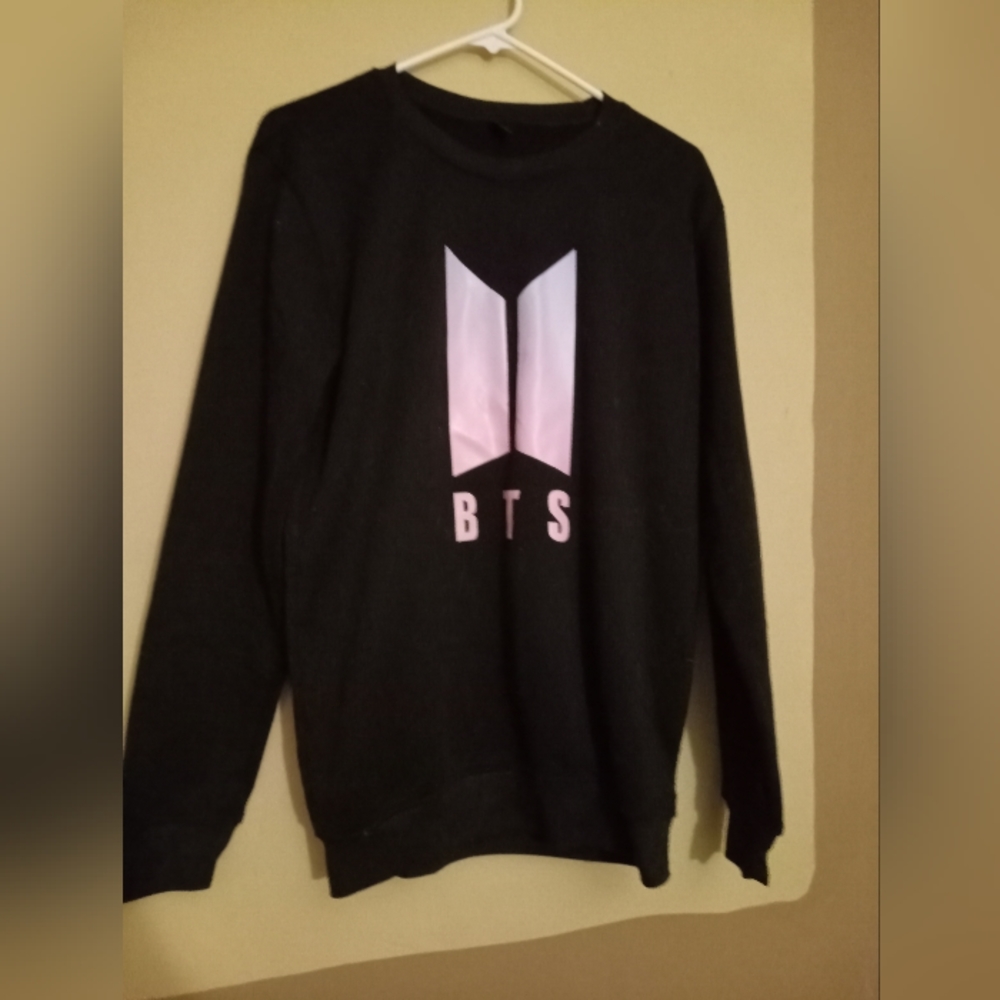 BTS crew neck sweater Large Black